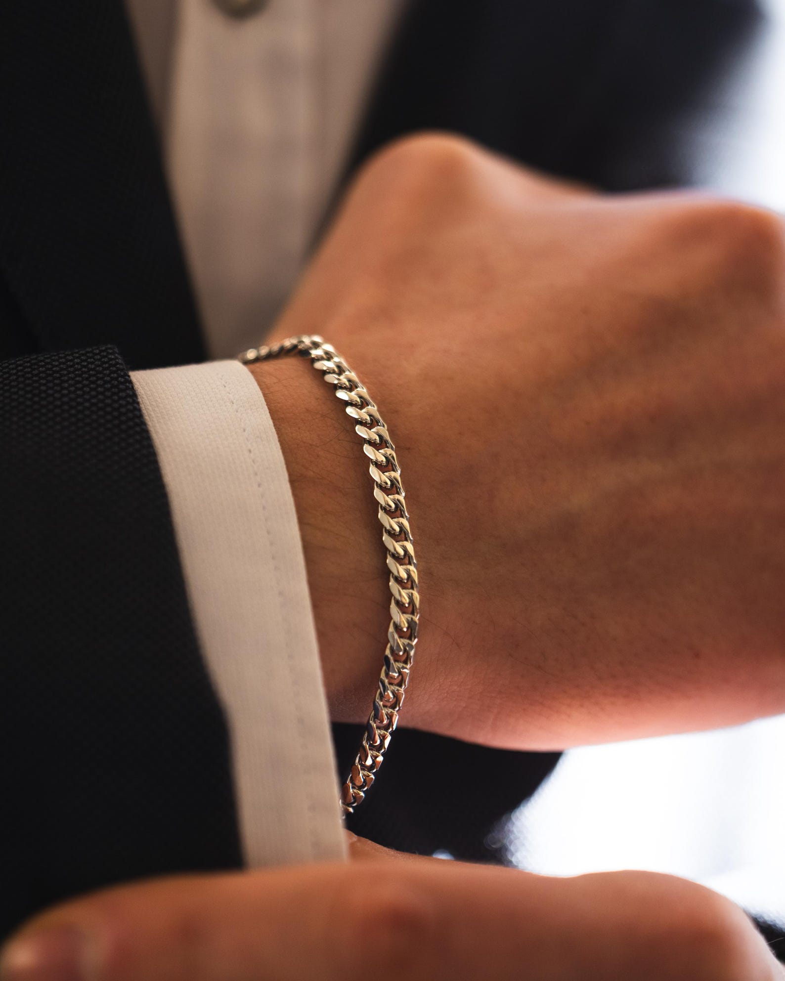 Salvian Silver Bracelet For Men – The Silver Essence